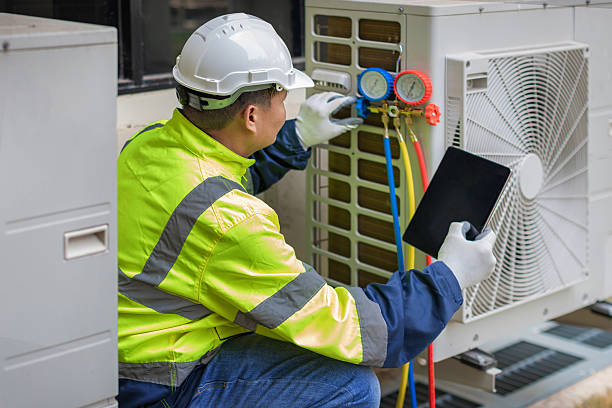 Professional Hvac technician working in Mulberry, NC